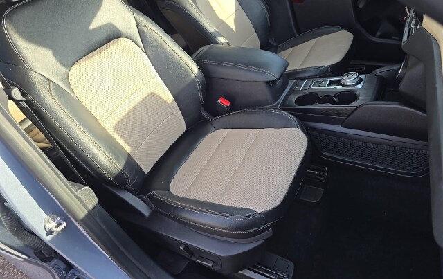 2022 Ford Escape Titanium SUV