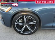 2024 Volvo S60 B5 Core Dark Theme Sedan