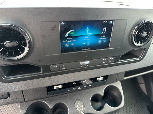 2024 Mercedes-Benz Sprinter 2500 Crew 170 WB Van