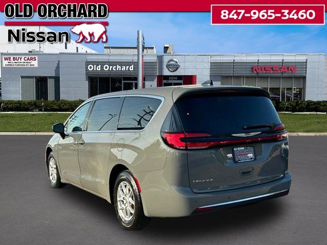 2023 Chrysler Pacifica Touring L Van Passenger Van