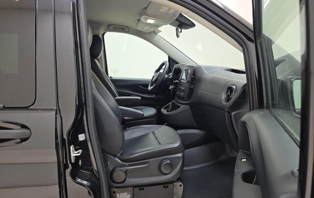 2023 Mercedes-Benz Metris Passenger Van