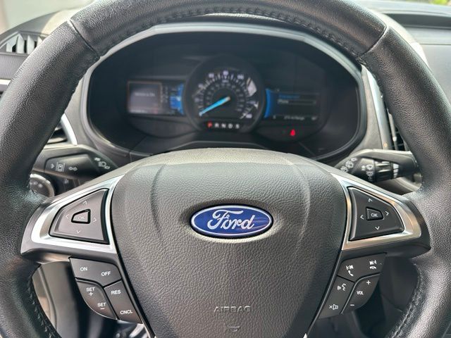 2022 Ford Edge Titanium SUV