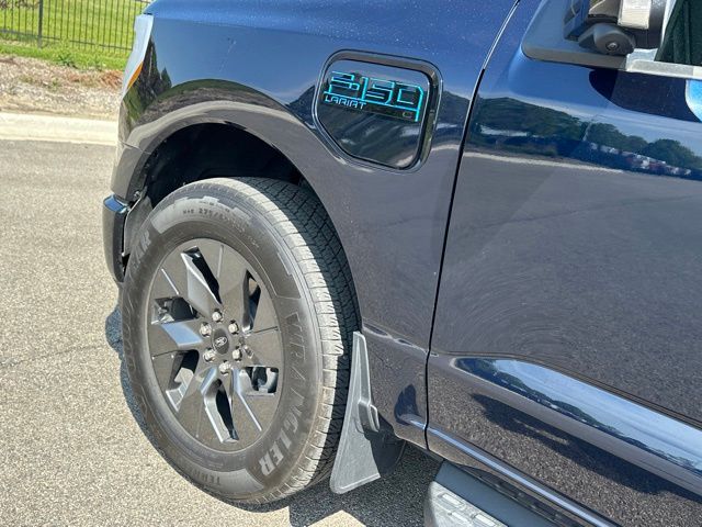 2024 Ford F-150 Lightning Lariat Truck SuperCrew Cab