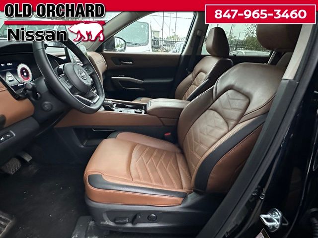2025 Nissan Pathfinder Platinum SUV