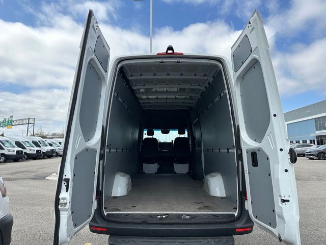 2024 Mercedes-Benz Sprinter 2500 Crew 170 WB Van