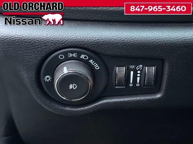 2026 Chrysler Pacifica Limited Van Passenger Van