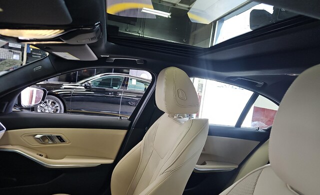 2023 BMW 330e 330e xDrive Sedan