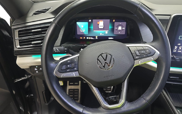 2025 Volkswagen Atlas Cross Sport 2.0T SEL Premium R-Line SUV