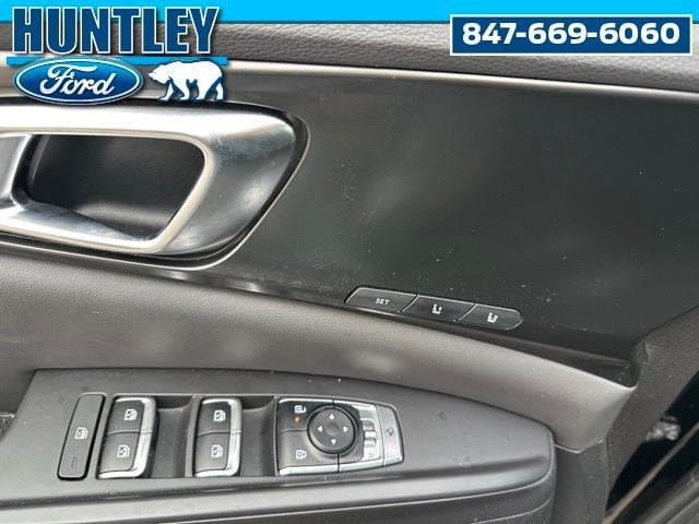2025 Kia Carnival SX Van Passenger Van
