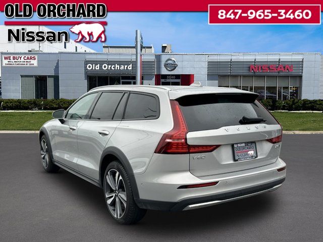 2025 Volvo V60 Cross Country B5 Plus Wagon