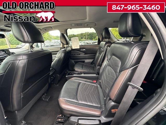 2022 Nissan Pathfinder Platinum SUV