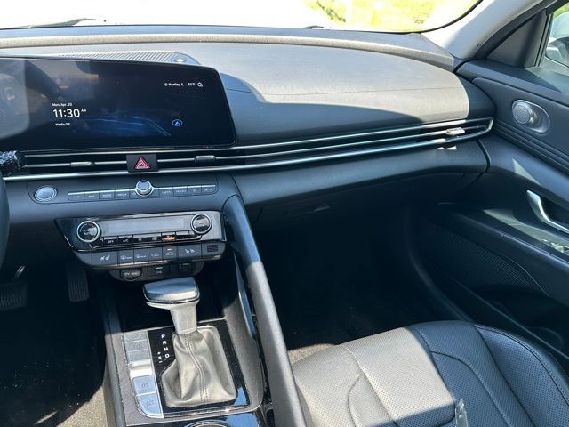 2023 Hyundai Elantra HEV Limited Sedan