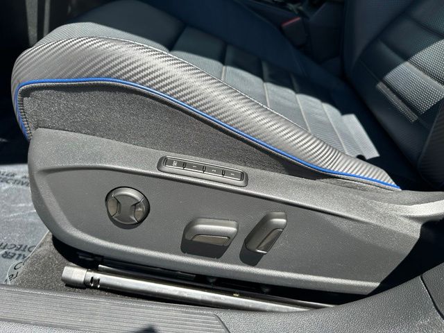 2023 Volkswagen Golf R 2.0T Hatchback