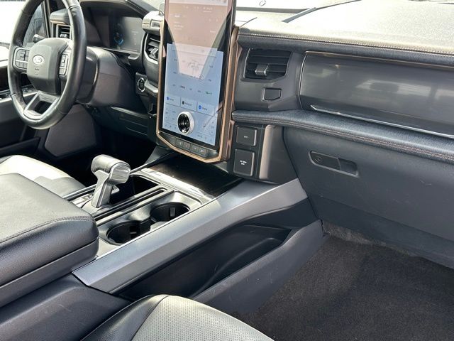 2022 Ford F-150 Lightning Lariat Truck SuperCrew Cab