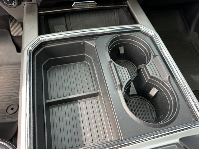 2022 Ford F-250 Lariat Truck Crew Cab