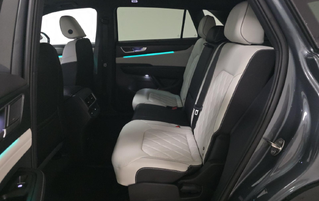 2025 Volkswagen Atlas Cross Sport 2.0T SEL Premium R-Line SUV