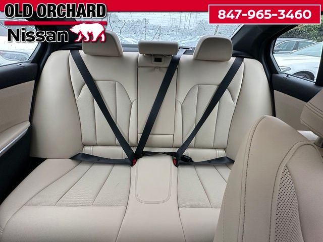 2023 BMW 330e 330e xDrive Sedan