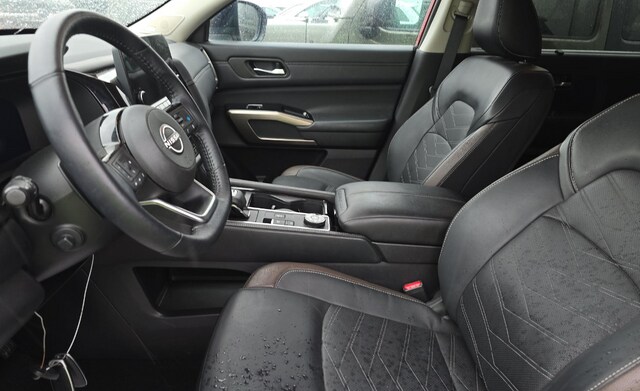 2024 Nissan Pathfinder Platinum SUV