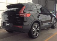 2025 Volvo XC40 B5 Plus Dark Theme SUV