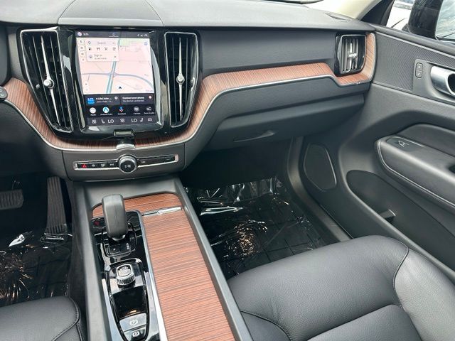 2024 Volvo XC60 B5 Plus Dark Theme SUV