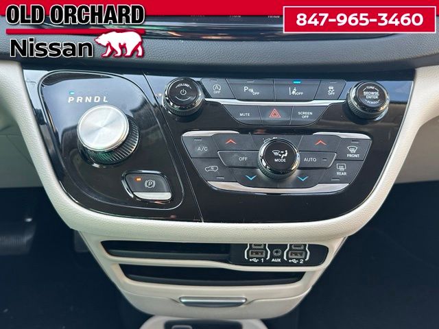 2023 Chrysler Pacifica Touring L Van Passenger Van
