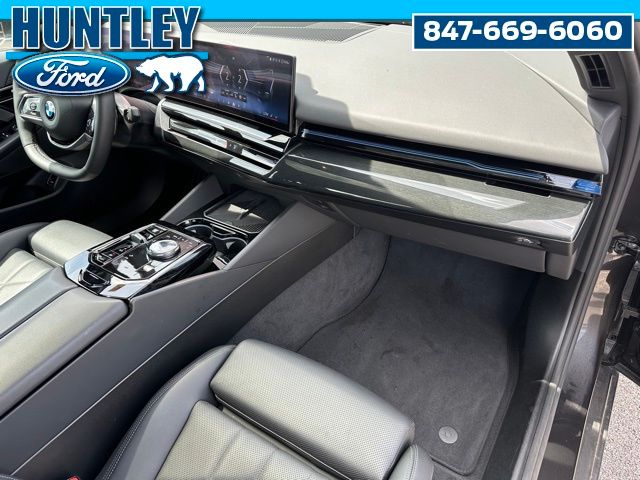 2025 BMW 530i 530i xDrive Sedan