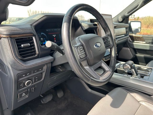 2022 Ford F-150 Lightning Lariat Truck SuperCrew Cab