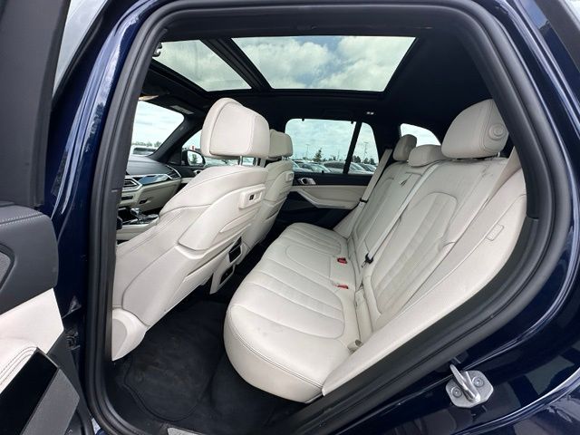 2022 BMW X5 M50i SUV