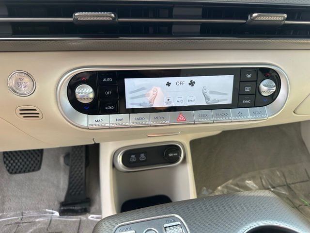 2025 Genesis GV60 Advanced SUV