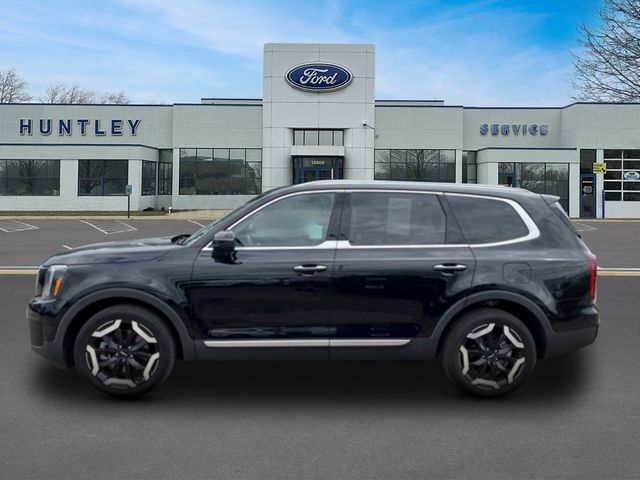 2023 Kia Telluride S SUV