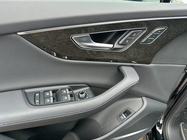 2025 Audi Q7 55 Premium Plus SUV