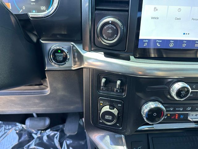 2022 Ford F-150 Lariat Truck SuperCrew Cab