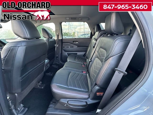 2022 Nissan Pathfinder Platinum SUV