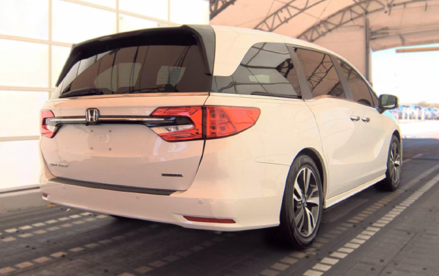 2022 Honda Odyssey Touring Van