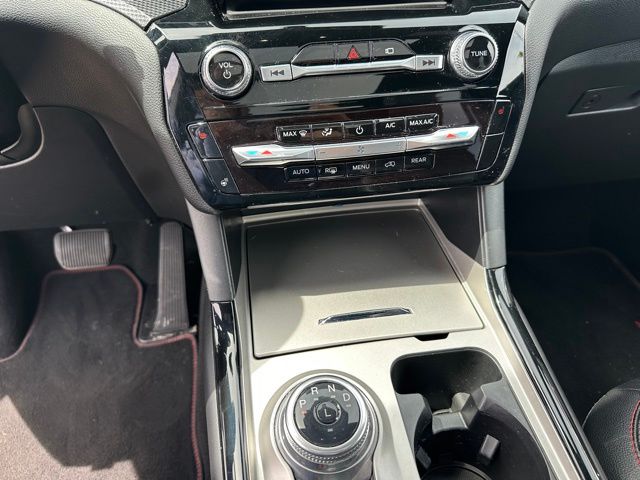 2023 Ford Explorer ST-Line SUV