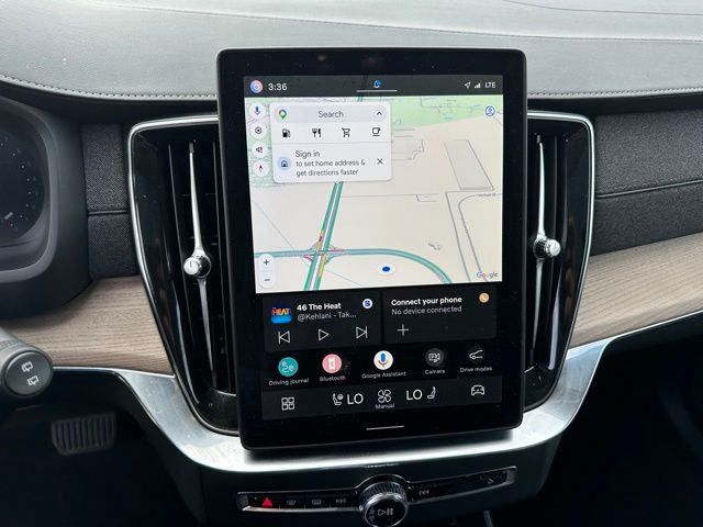 2025 Volvo XC90 B6 Plus 7-Seater SUV