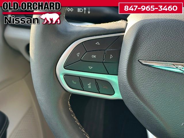 2023 Chrysler Pacifica Touring L Van Passenger Van