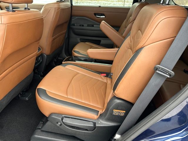 2024 Nissan Pathfinder Platinum SUV