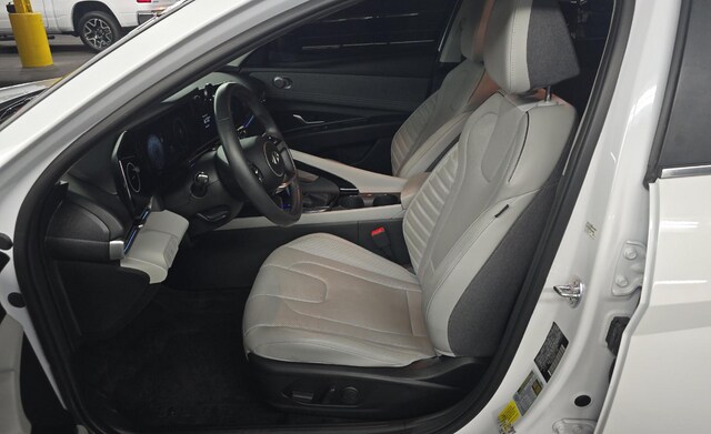 2025 Hyundai Elantra Limited Sedan