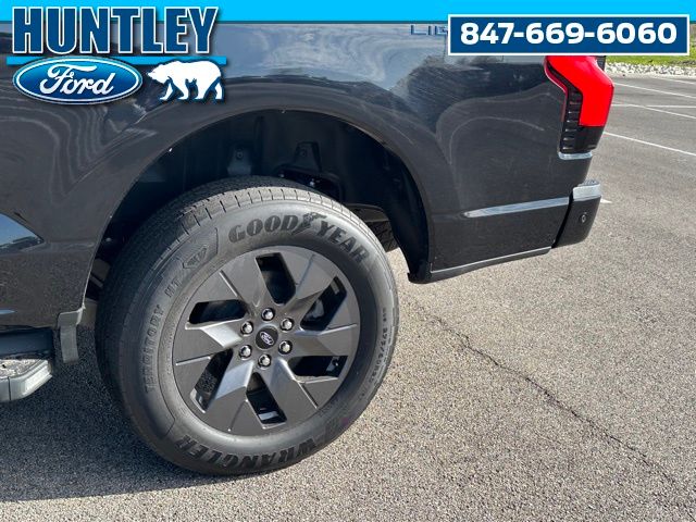 2023 Ford F-150 Lightning Lariat Truck SuperCrew Cab