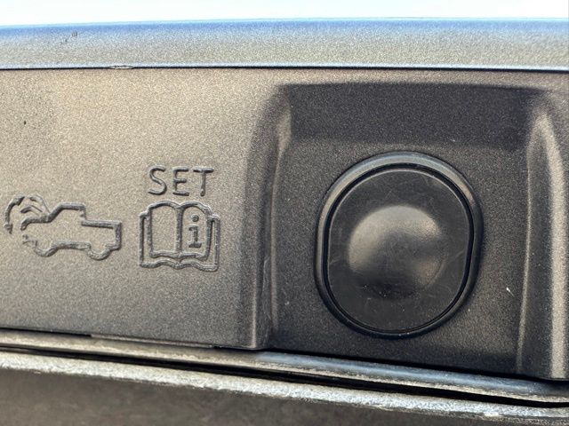 2024 Ford F-150 Lightning Lariat Truck SuperCrew Cab