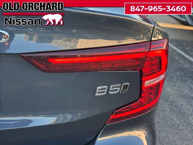 2024 Volvo S60 B5 Core Dark Theme Sedan