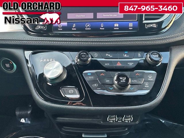 2024 Chrysler Pacifica Touring Van Passenger Van