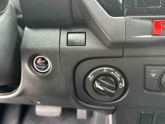 2025 Nissan Frontier PRO-4X Truck Crew Cab