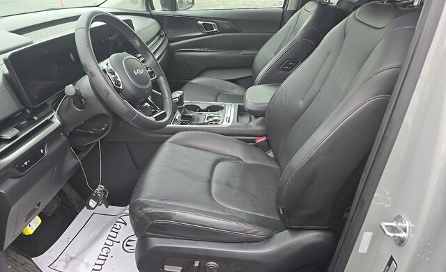2025 Kia Carnival SX Van Passenger Van