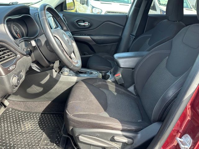 2019 Jeep Cherokee Latitude SUV