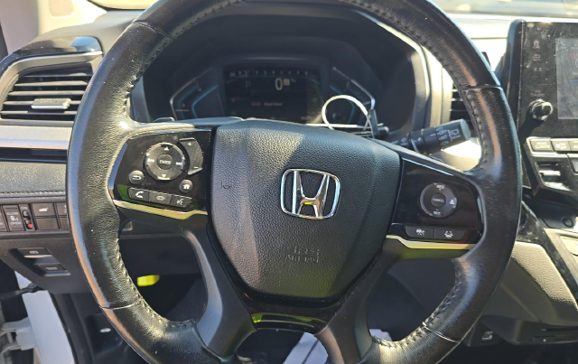 2022 Honda Odyssey Touring Van