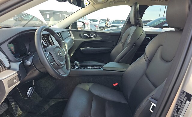 2025 Volvo XC60 B5 Core SUV