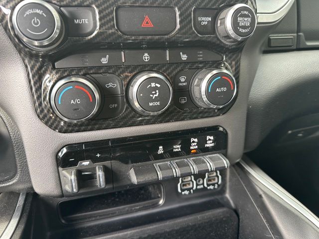 2023 Ram 1500 Big Horn/Lone Star Truck Crew Cab