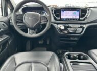 2024 Chrysler Pacifica Plug-In Hybrid Select Van Passenger Van